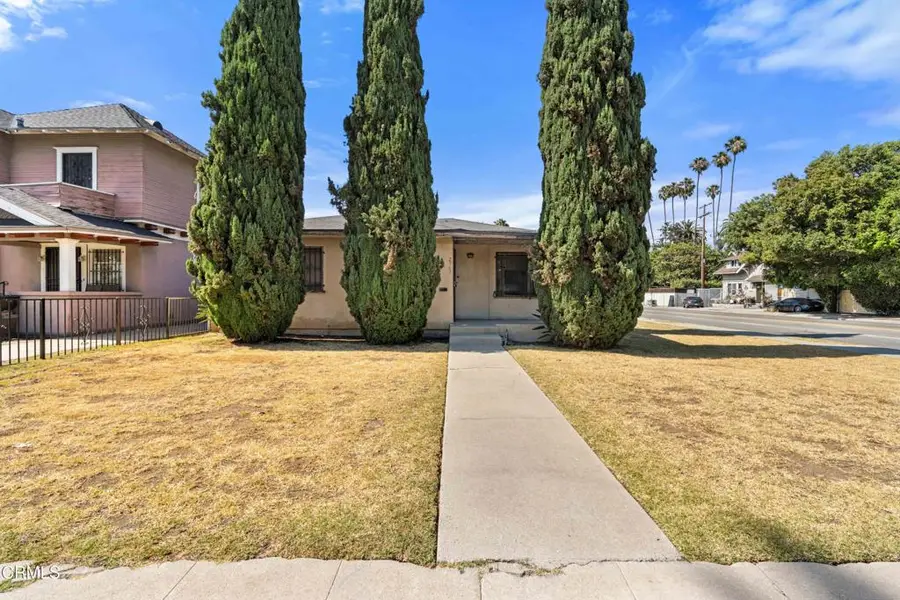 2303 W 25th Street, Los Angeles, CA 90018 - #2