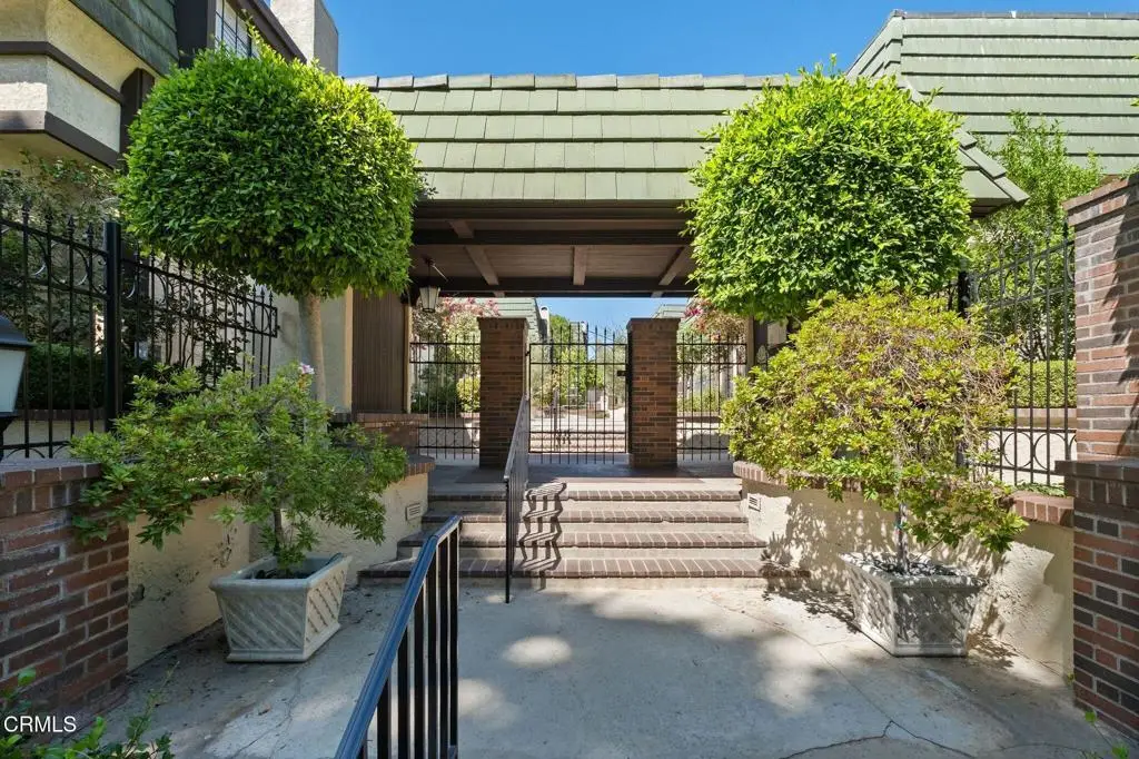 885 S Orange Grove Boulevard #20, Pasadena, CA 91105 - #1