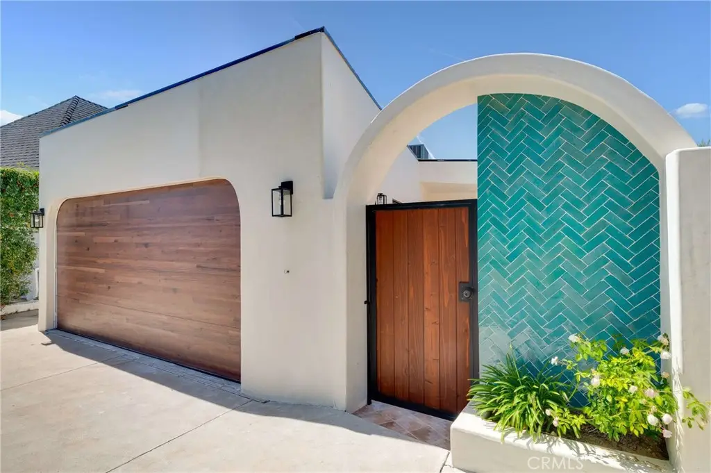 4171 Holly Knoll Drive, Los Angeles, CA 90027 - #1