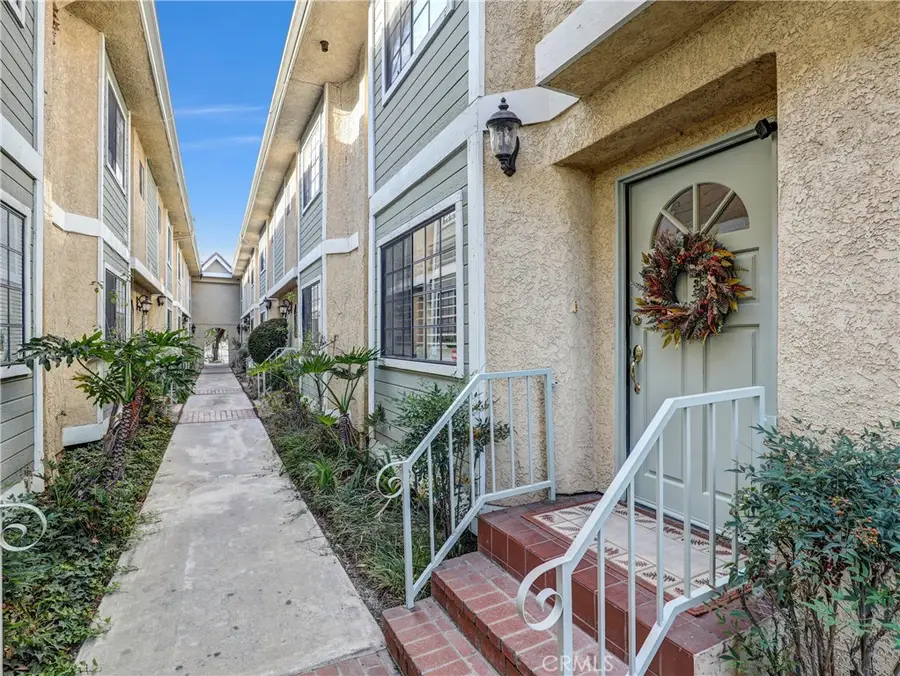 25 Palmetto Drive #E, Alhambra, CA 91801 - #3
