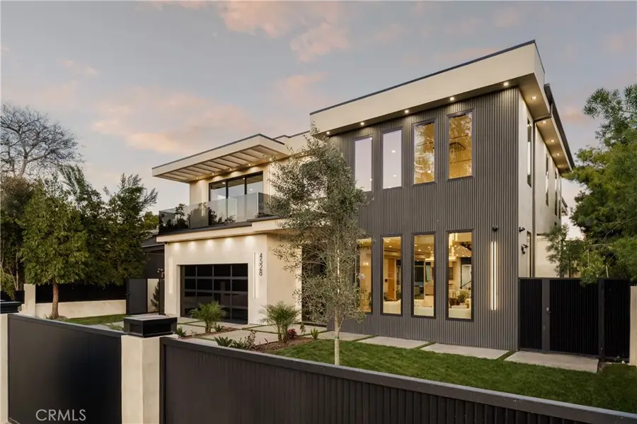 4528 Matilija Avenue, Sherman Oaks, CA 91423 - #3