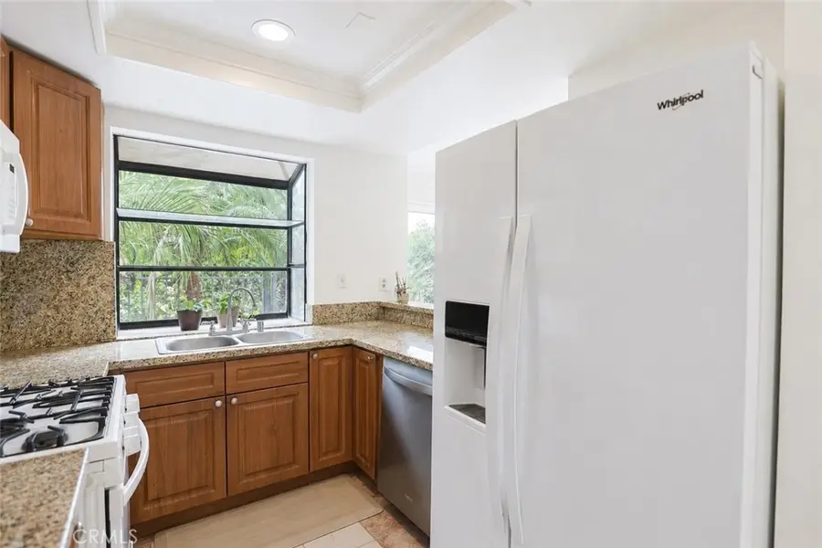 1230 S Barranca Avenue #F, Glendora, CA 91740 - #3