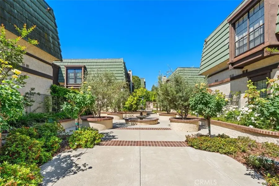 885 S Orange Grove #2, Pasadena, CA 91105 - #3