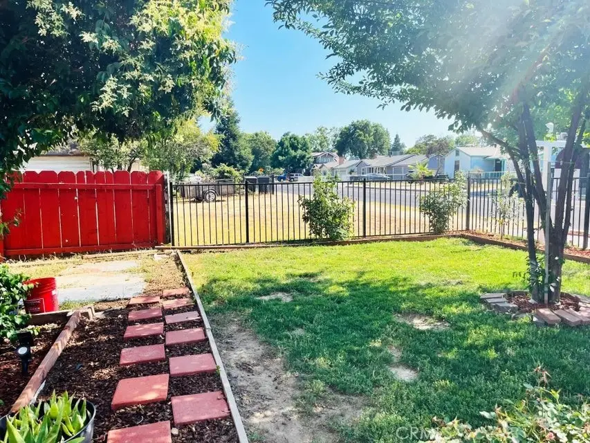 824 N Willis, Visalia, CA 93291 - #3
