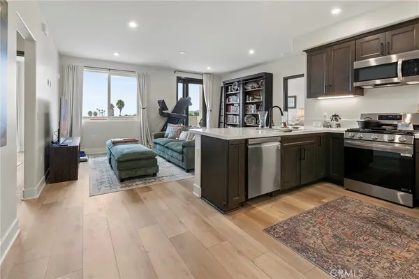 402 W Grand Ave #401, Grover Beach, CA 93433