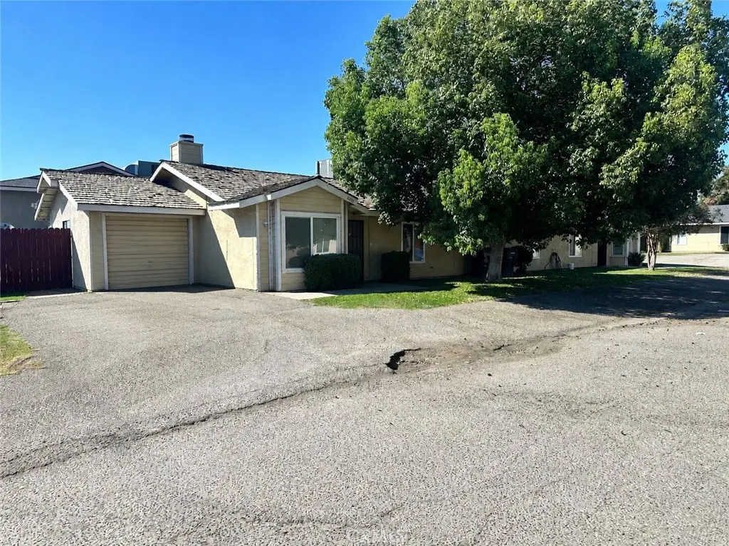 6011 Hill Dale, Bakersfield, CA 93306 - #1