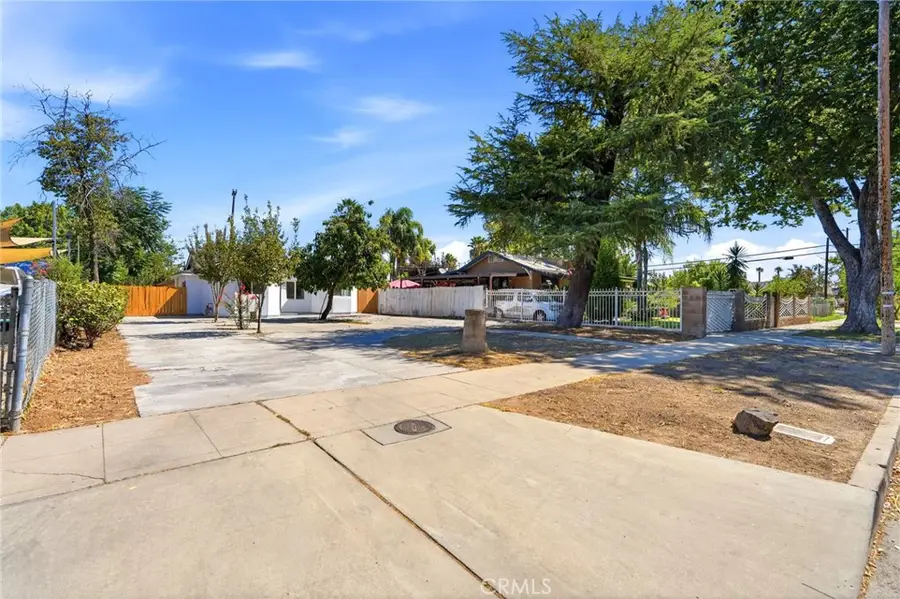 2225 E Lamona, Fresno, CA 93703 - #3