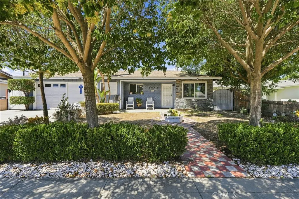 1078 W Madalyn Avenue, Tulare, CA 93274 - #1