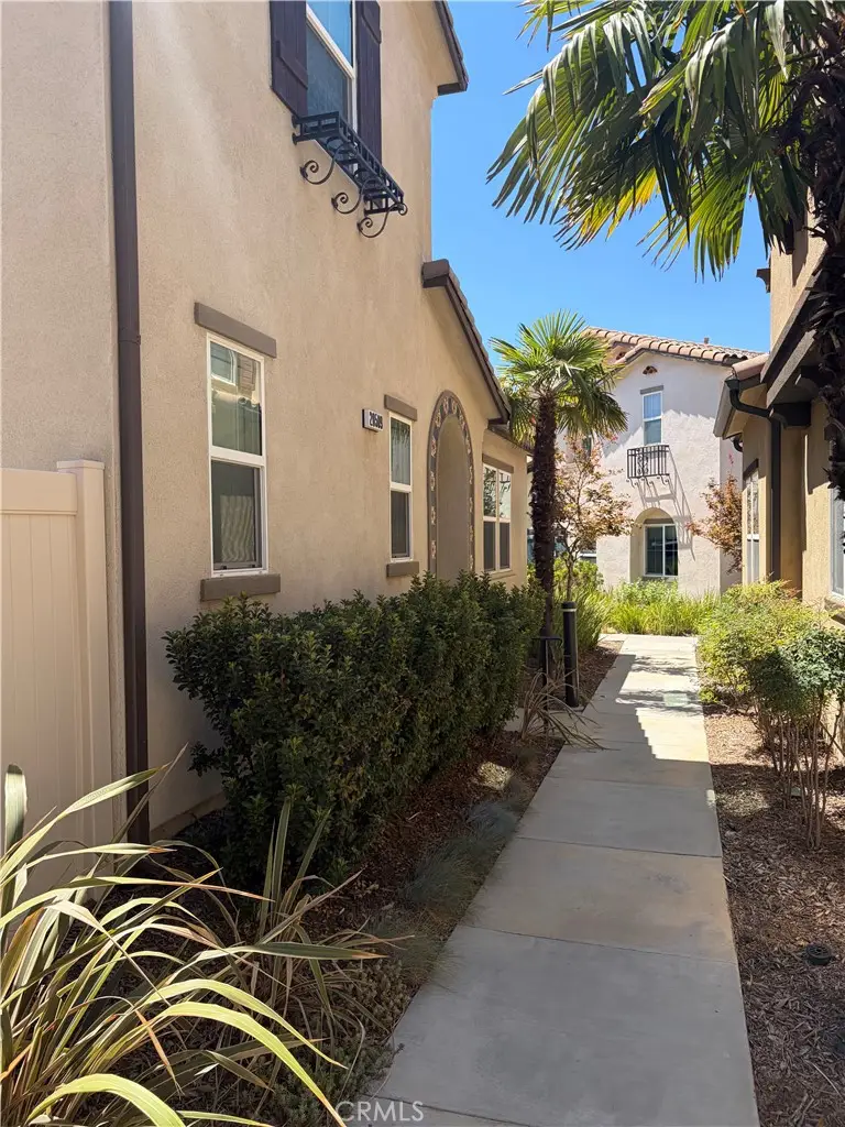 20509 Hazelnut Court, Saugus, CA 91350 - #2