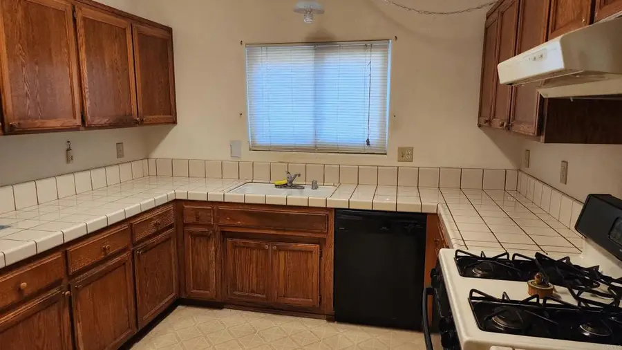 1220 Laity Court, Bakersfield, CA 93306 - #2