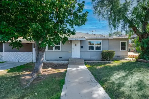 406 S Grape St, Escondido, CA 92025