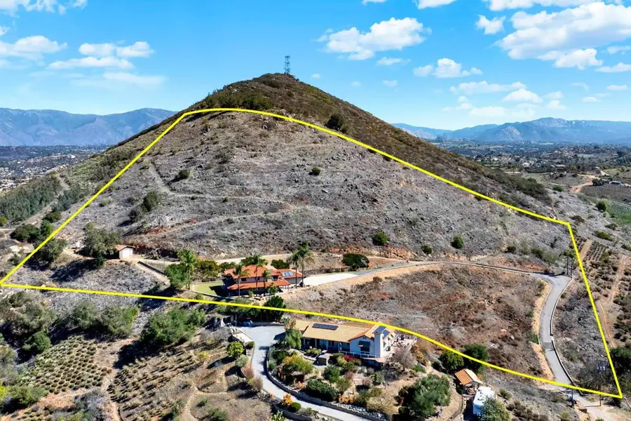 29345 Wilkes Rd, Valley Center, CA 92082 - Image #2