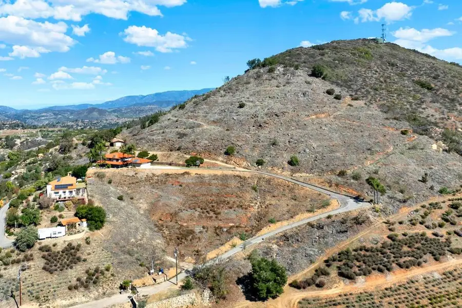 29345 Wilkes Rd, Valley Center, CA 92082 - Image #3