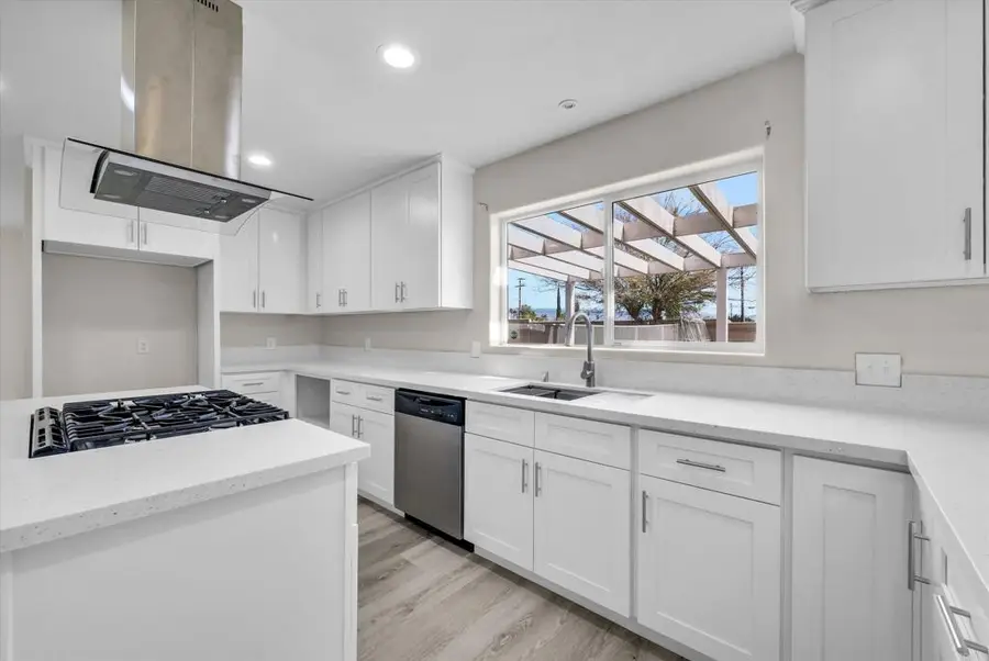 547 N Fillmore Avenue, Rialto, CA 92376 - #2