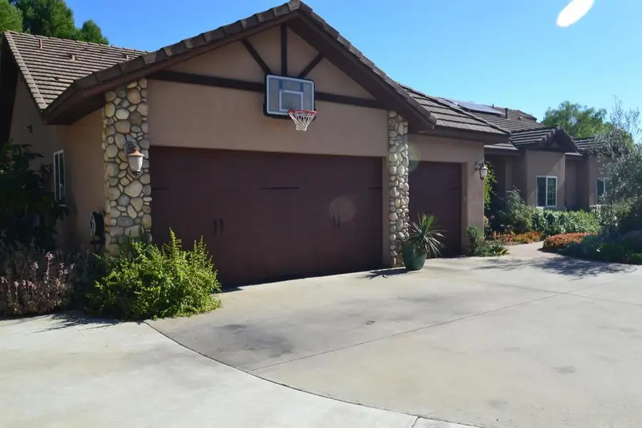 10044 Silver Creek Ln, El Cajon, CA 92021 - Image #2