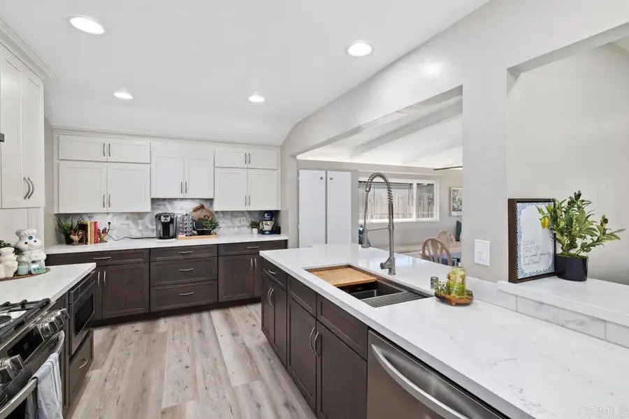 3542 Governor Drive, San Diego, CA 92122 - #2