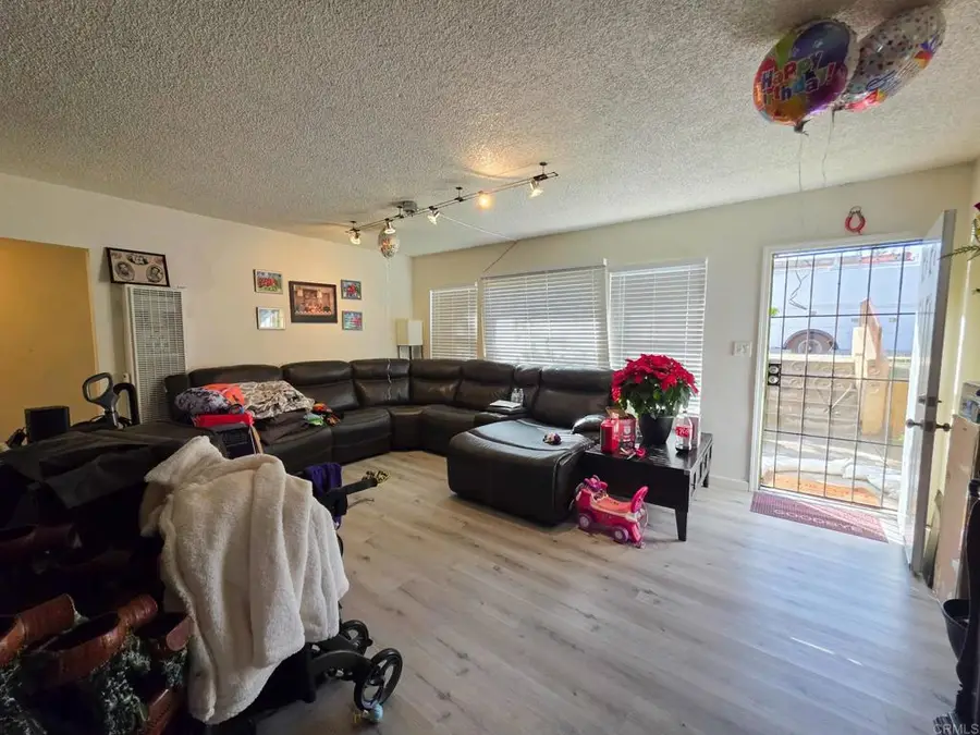 819 821 Raven Street, San Diego, CA 92102 - #2