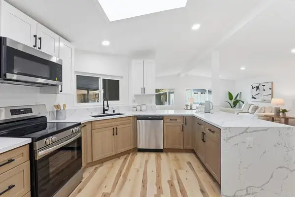 8975 Lawrence Welk Drive #SPC 446, Escondido, CA 92026