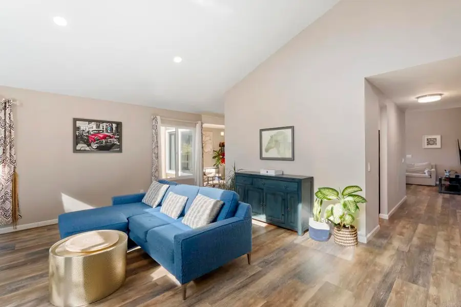 18027 Cotorro Rd, San Diego, CA 92128 - Image #2