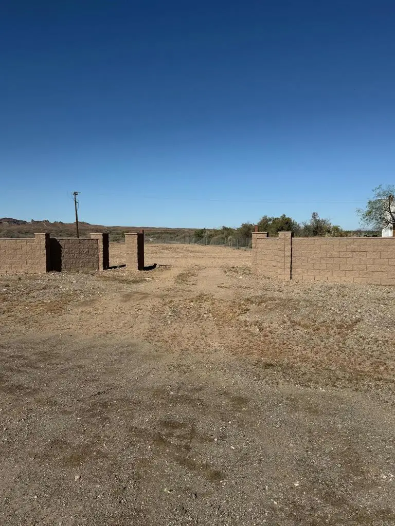 2655 Rio Hacienda Way, Palo Verde, CA 92266 - #3