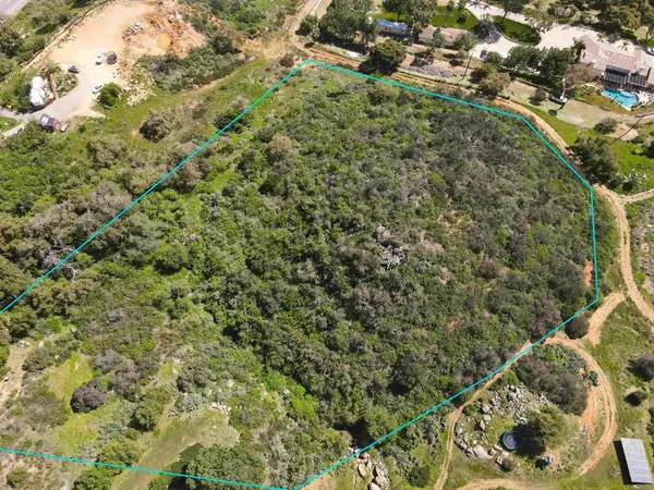 13 Rhinehart Drive, Valley Center, CA 92082