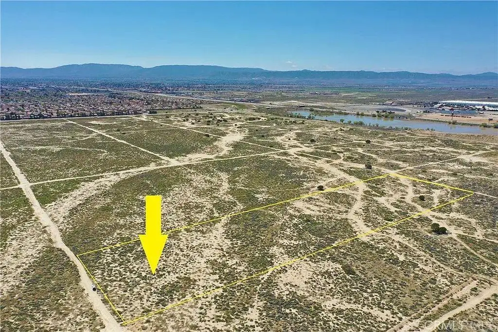 Stw Vic Avenue, Lancaster, CA 93534 - #1