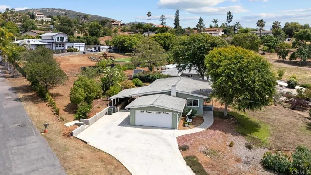 2091 Warmlands Ave, Vista, CA 92084 - #1