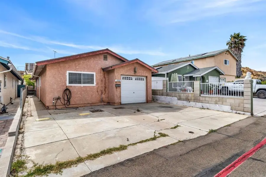 1938 Avenida De La Cruz, San Ysidro, CA 92173 - #3