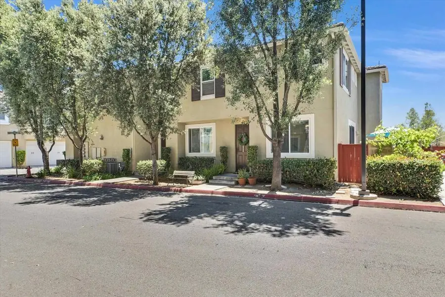 27571 Darrington Avenue #2, Murrieta, CA 92562 - #2