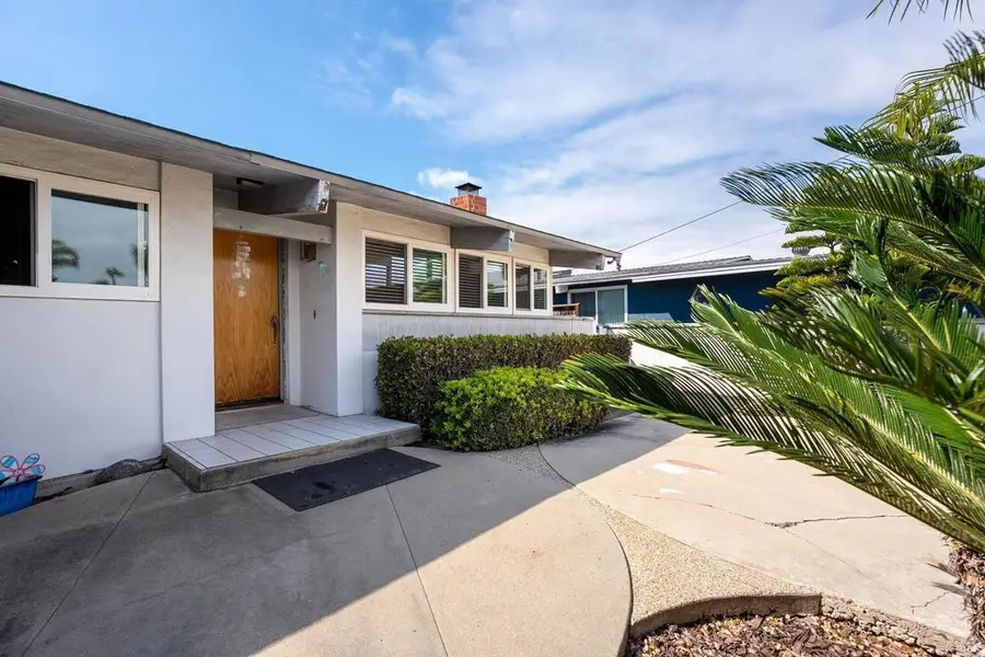 3026 Poinsettia Dr, San Diego, CA 92106 - #2