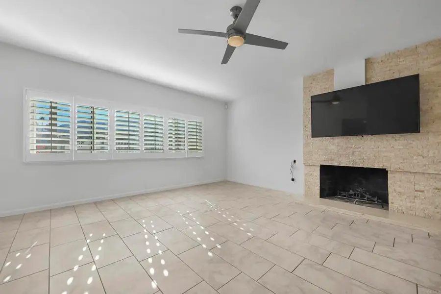 415 E Avenida Granada, Palm Springs, CA 92264 - #2