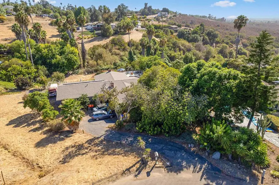 609 Roca Place, Vista, CA 92084 - #2