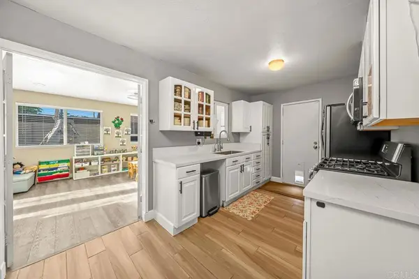 151 E Palomar St, Chula Vista, CA 91911
