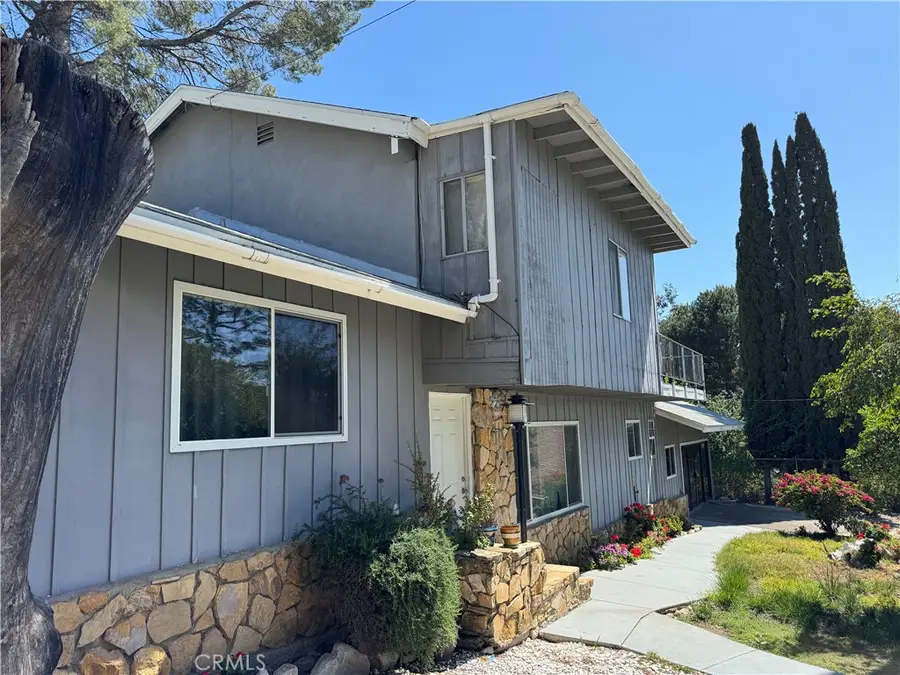 4922 Lowell Avenue, Glendale, CA 91214 - Image #2