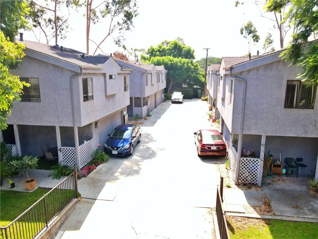 370 E Hillsdale Street, Inglewood, CA 90302 - #1