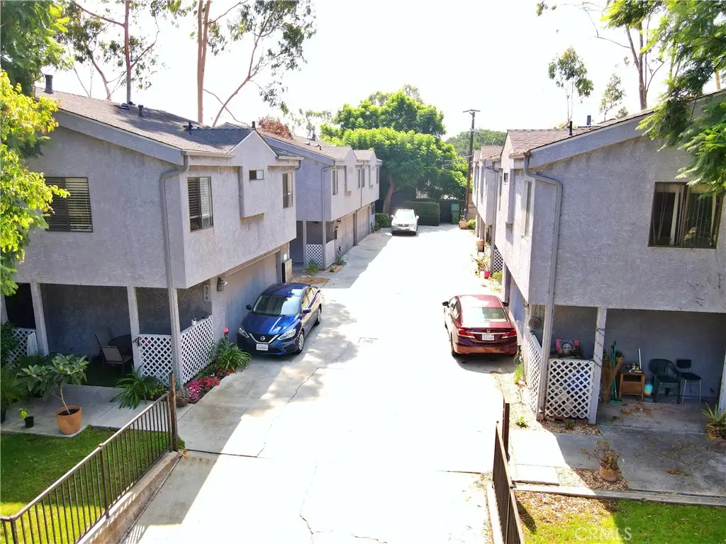 376 E Hillsdale Street, Inglewood, CA 90302 - #1