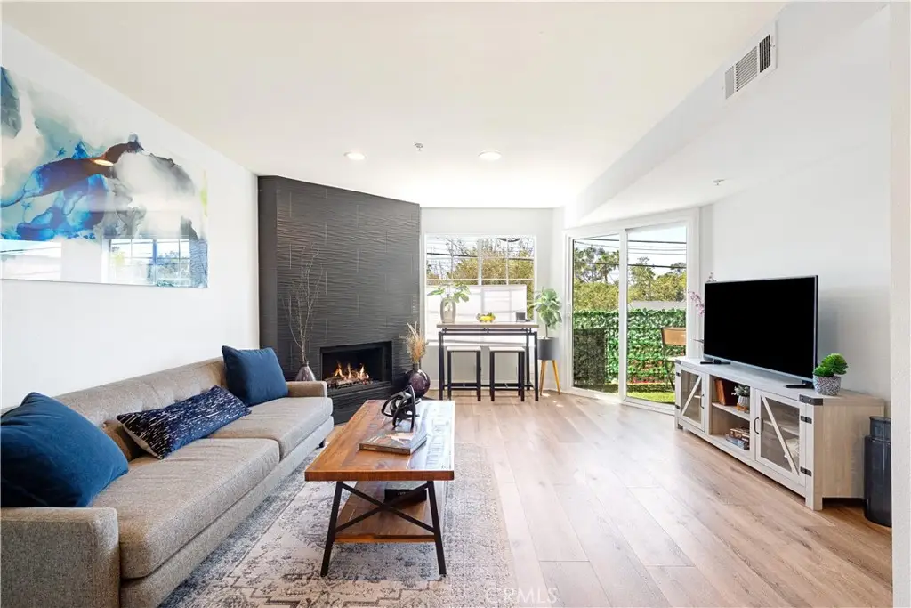 707 W 4th #8, Long Beach, CA 90802 - #1