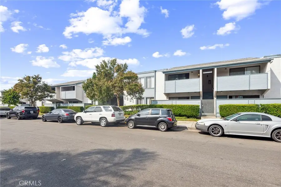 8801 Independence Avenue #11, Canoga Park, CA 91304 - #2