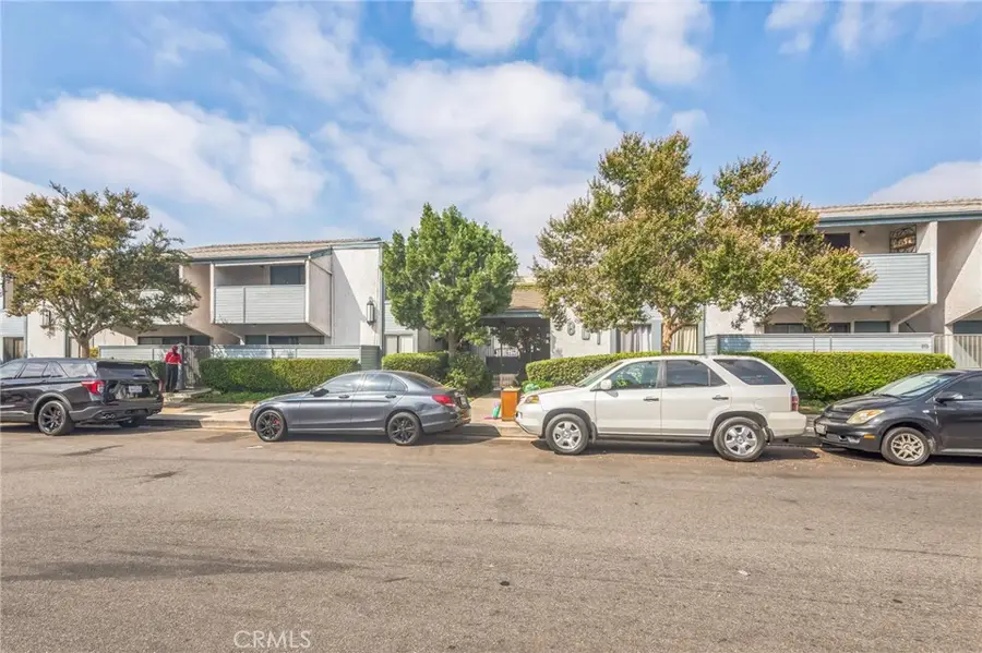 8801 Independence Avenue #11, Canoga Park, CA 91304 - #3