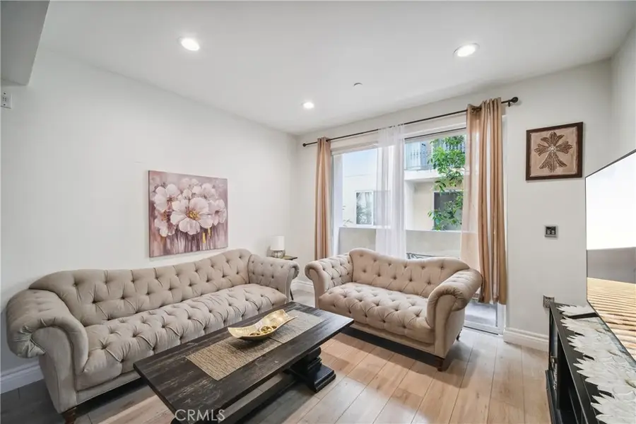 13951 Sherman Way #204, Van Nuys, CA 91405 - #3