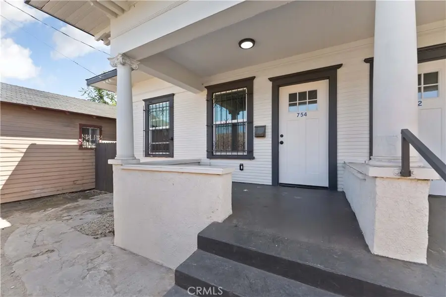 752 E 17th Street, Los Angeles, CA 90021 - #2