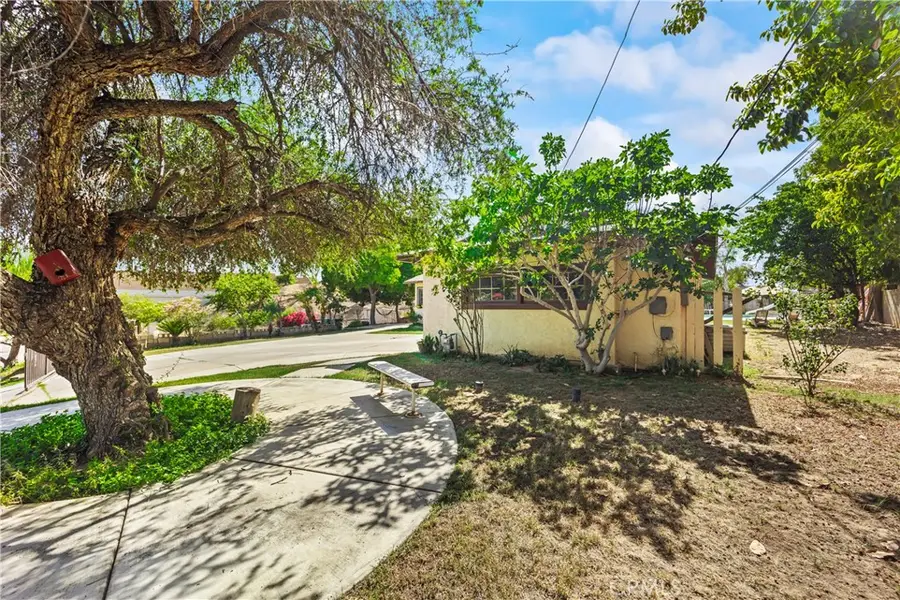 822 Corona Avenue, Corona, CA 92879 - Image #3