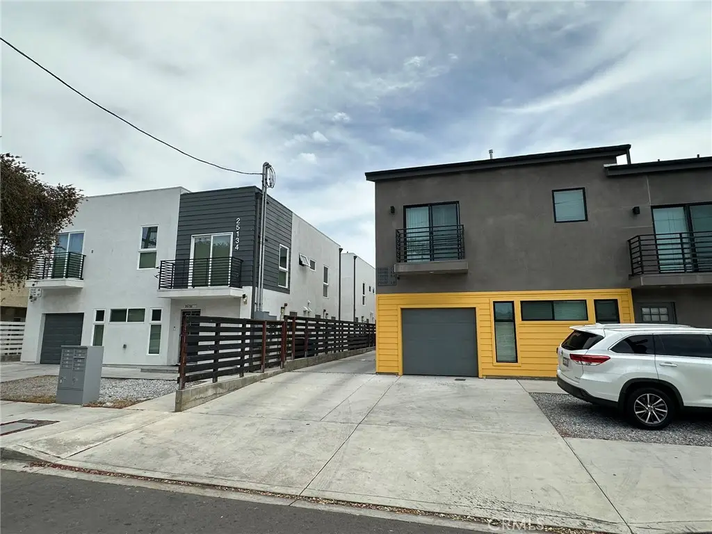 25134 25200 Frampton Avenue, Harbor City, CA 90710 - Image #1