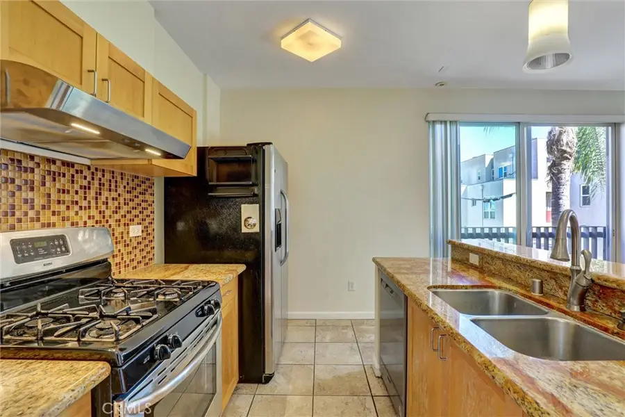 302 E 19th Street #7, Long Beach, CA 90806 - #3
