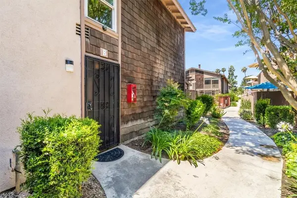 1084 Cabrillo Park # B, Santa Ana, CA 92701