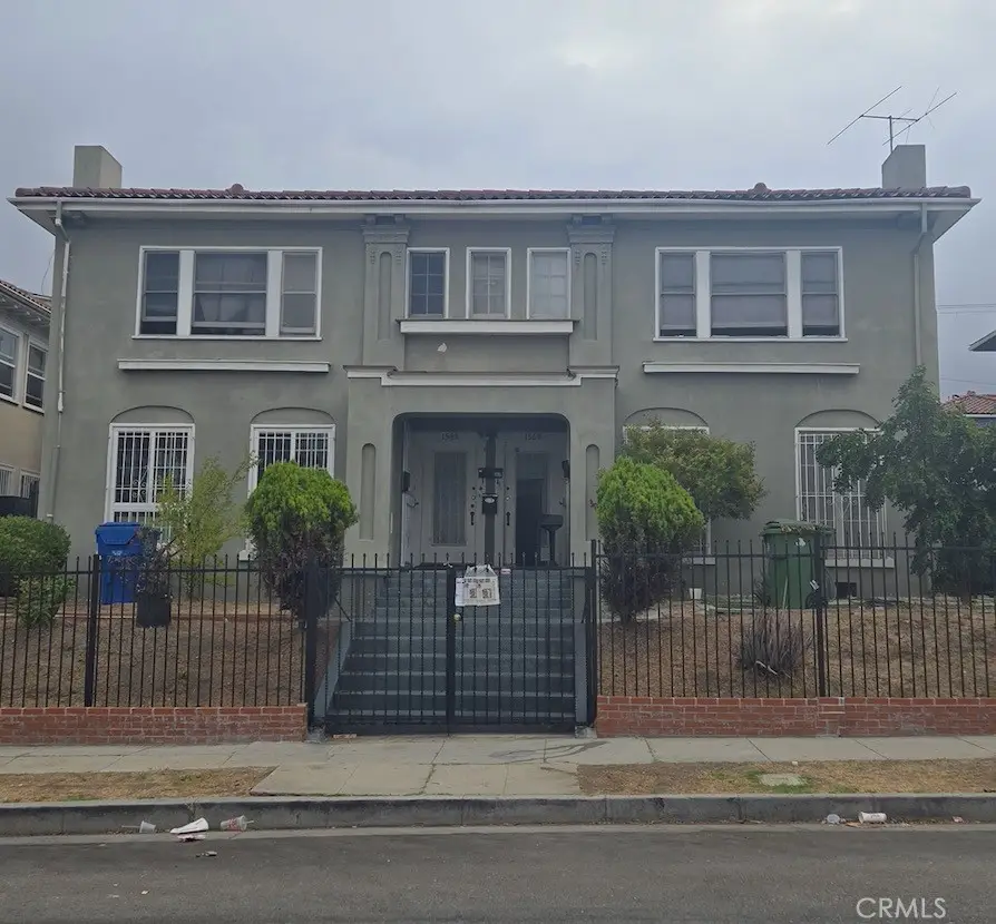 154 S Manhattan Place, Los Angeles, CA 90004 - Image #1