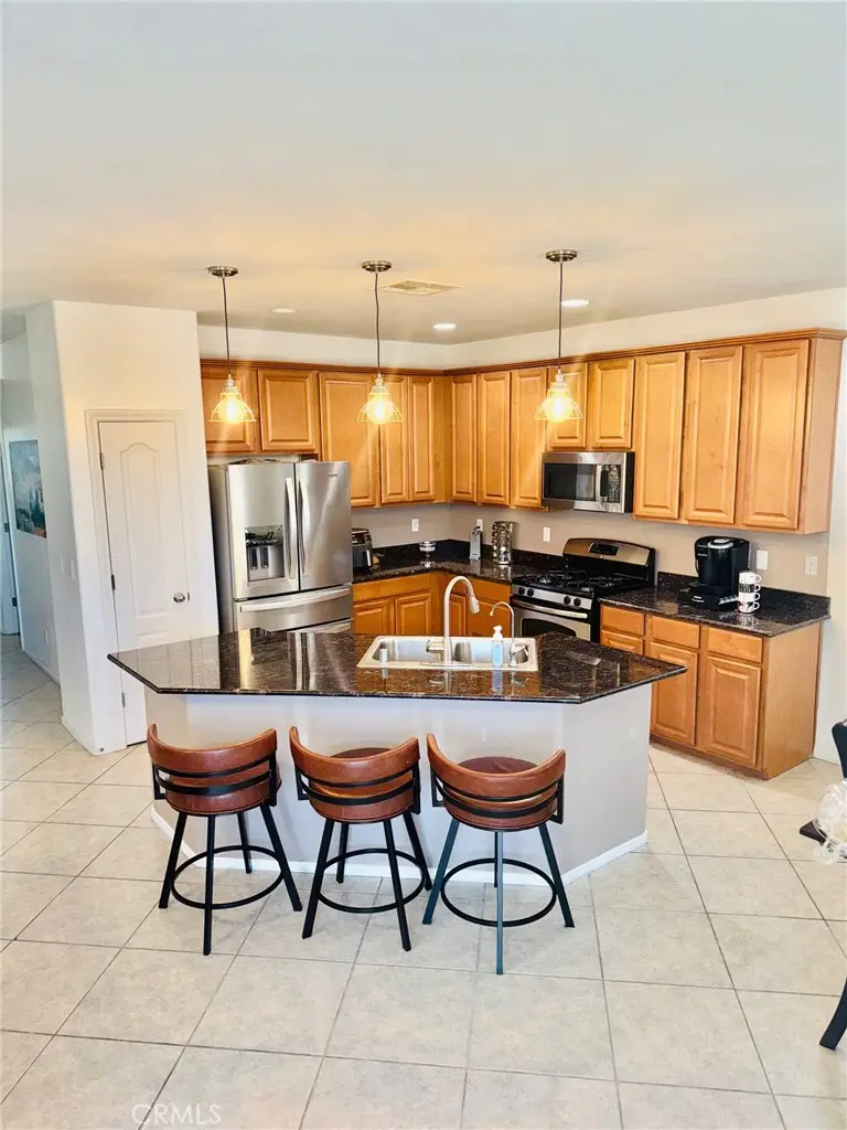 10617 Hartford Hills Ave, Las Vegas, NV 89166 - Image #2