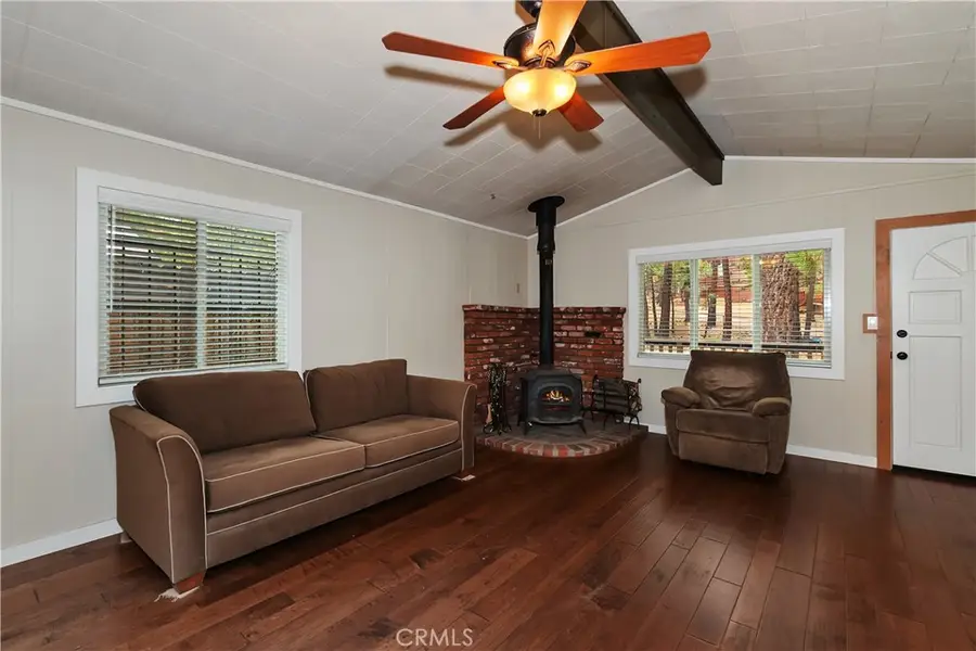 900 Robinhood Boulevard, Big Bear City, CA 92314 - Image #3