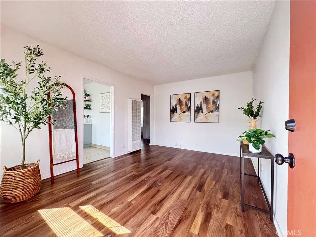 5010 W El Segundo Boulevard, Hawthorne, CA 90250 - #1