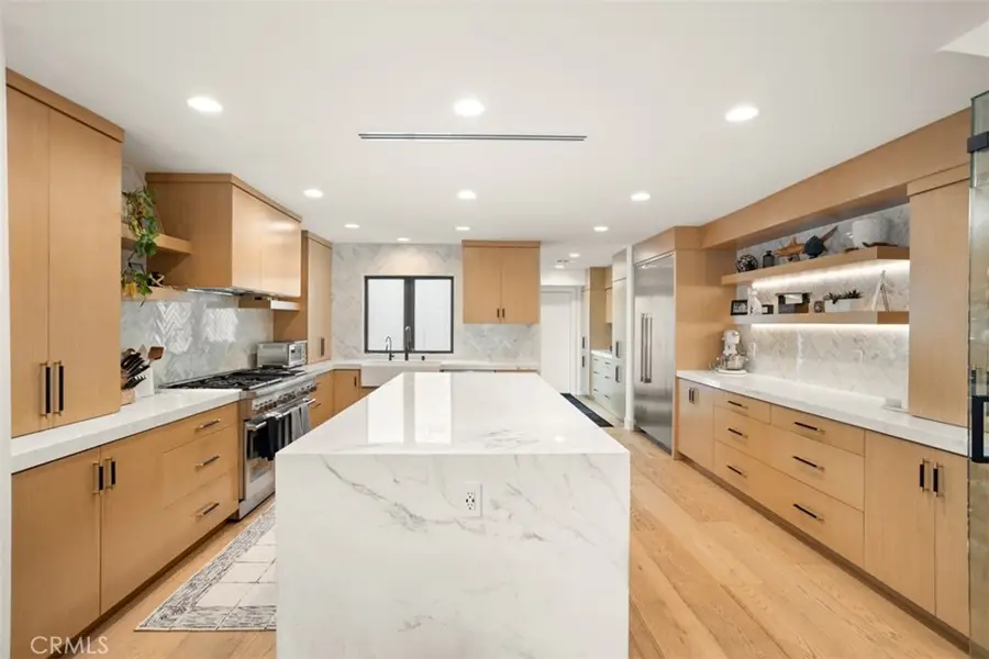 307 18th Street, Huntington Beach, CA 92648 - Image #2